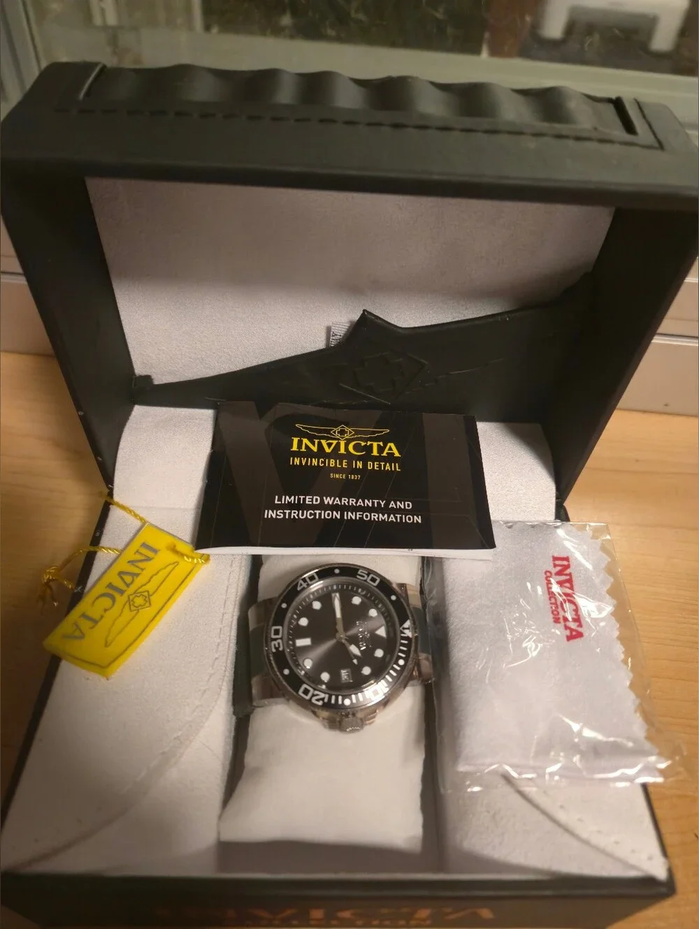 Nwt Invicta Men's Black Dive Watch with Rubber Strap